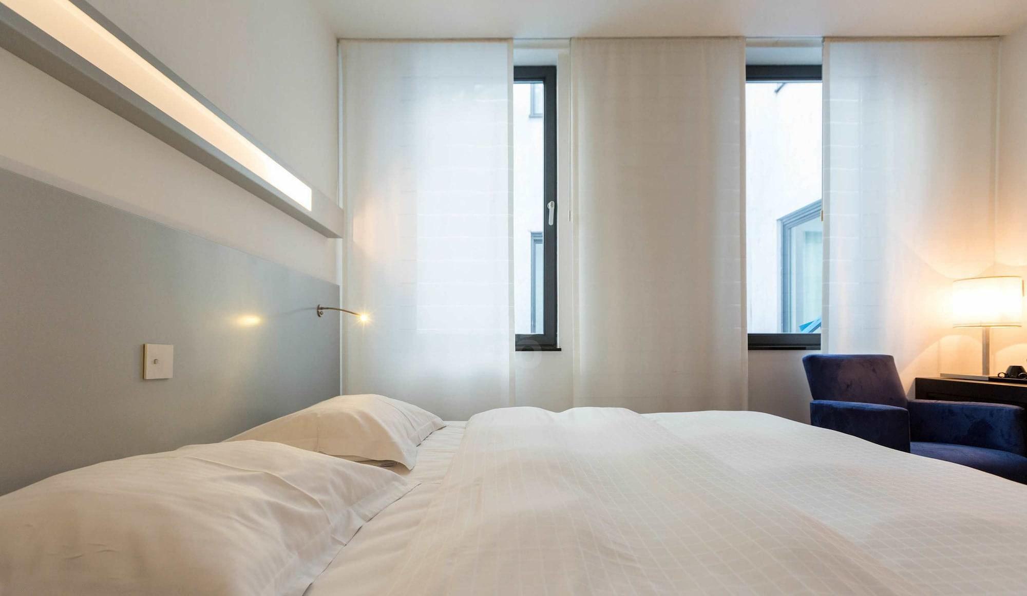 Hotel Aqua By Happyculture Saint-Gilles Exterior photo