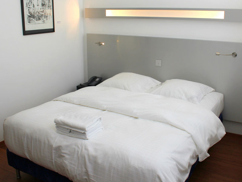 Hotel Aqua By Happyculture Saint-Gilles Exterior photo