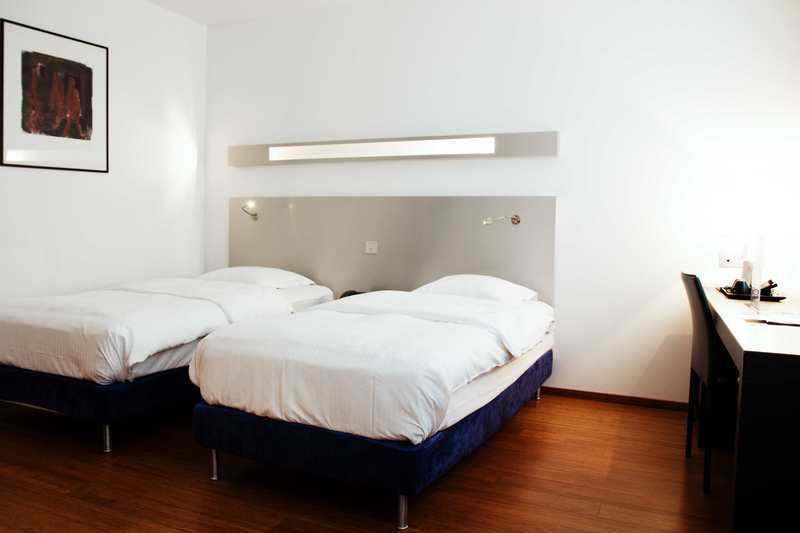Hotel Aqua By Happyculture Saint-Gilles Exterior photo