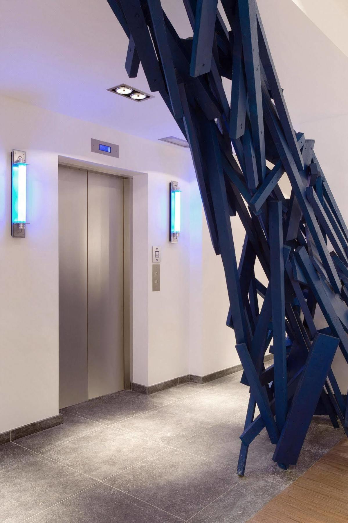 Hotel Aqua By Happyculture Saint-Gilles Exterior photo
