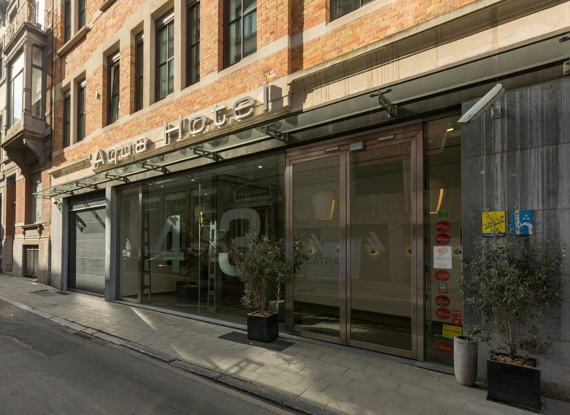 Hotel Aqua By Happyculture Saint-Gilles Exterior photo